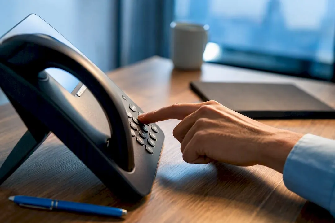 Hand checking digits on UK telephone keypad