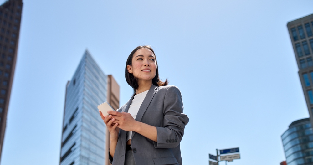 The Rise of Mobile Numbers in Business Convenience or Credibility Crisis